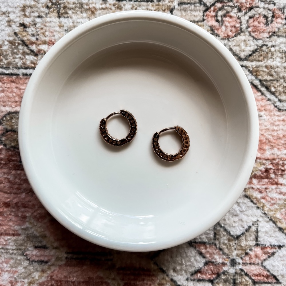 rose gold pave heart hoop earring | pandora - Picture 3 of 4